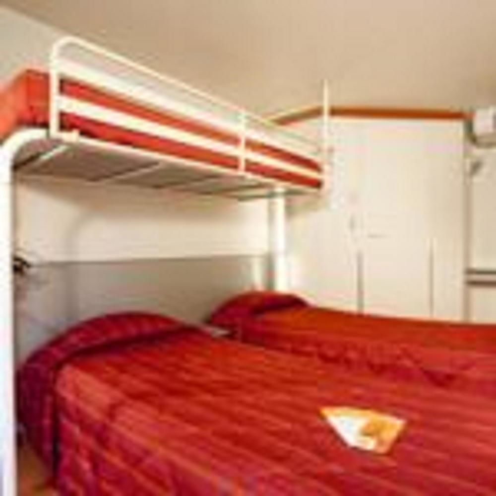 Premiere Classe Evreux Exterior photo A bunk bed
